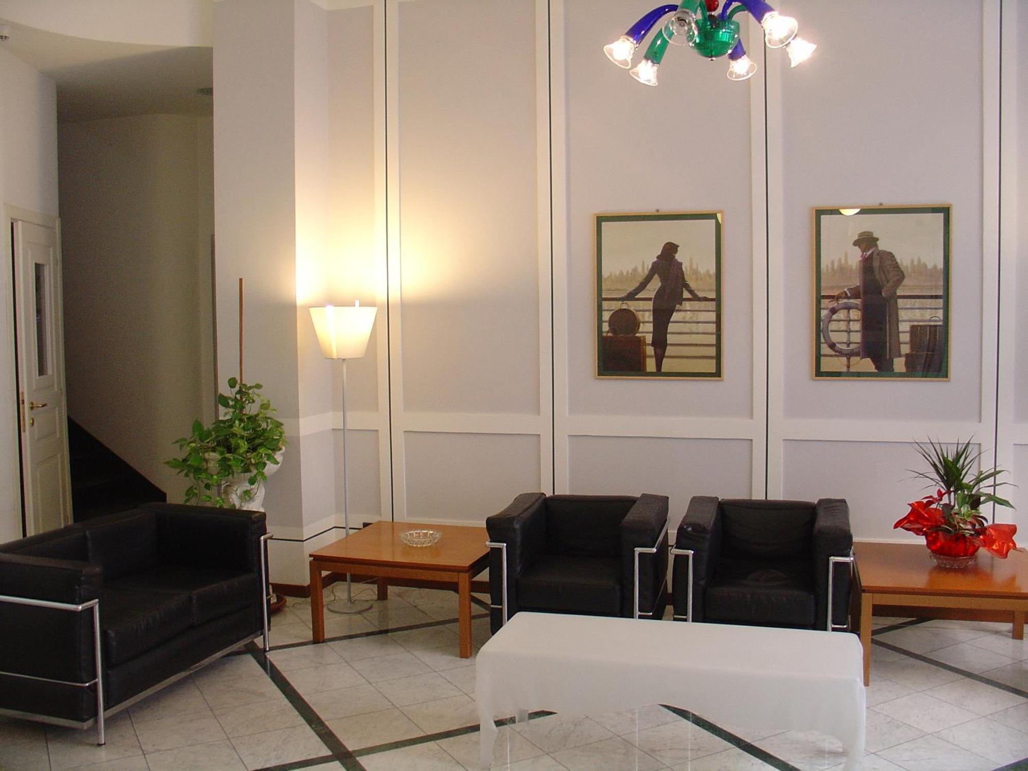 Domus Hotel อาเลสซานเดรีย ภายนอก รูปภาพ
