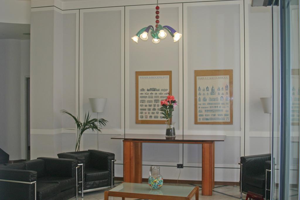 Domus Hotel อาเลสซานเดรีย ภายนอก รูปภาพ